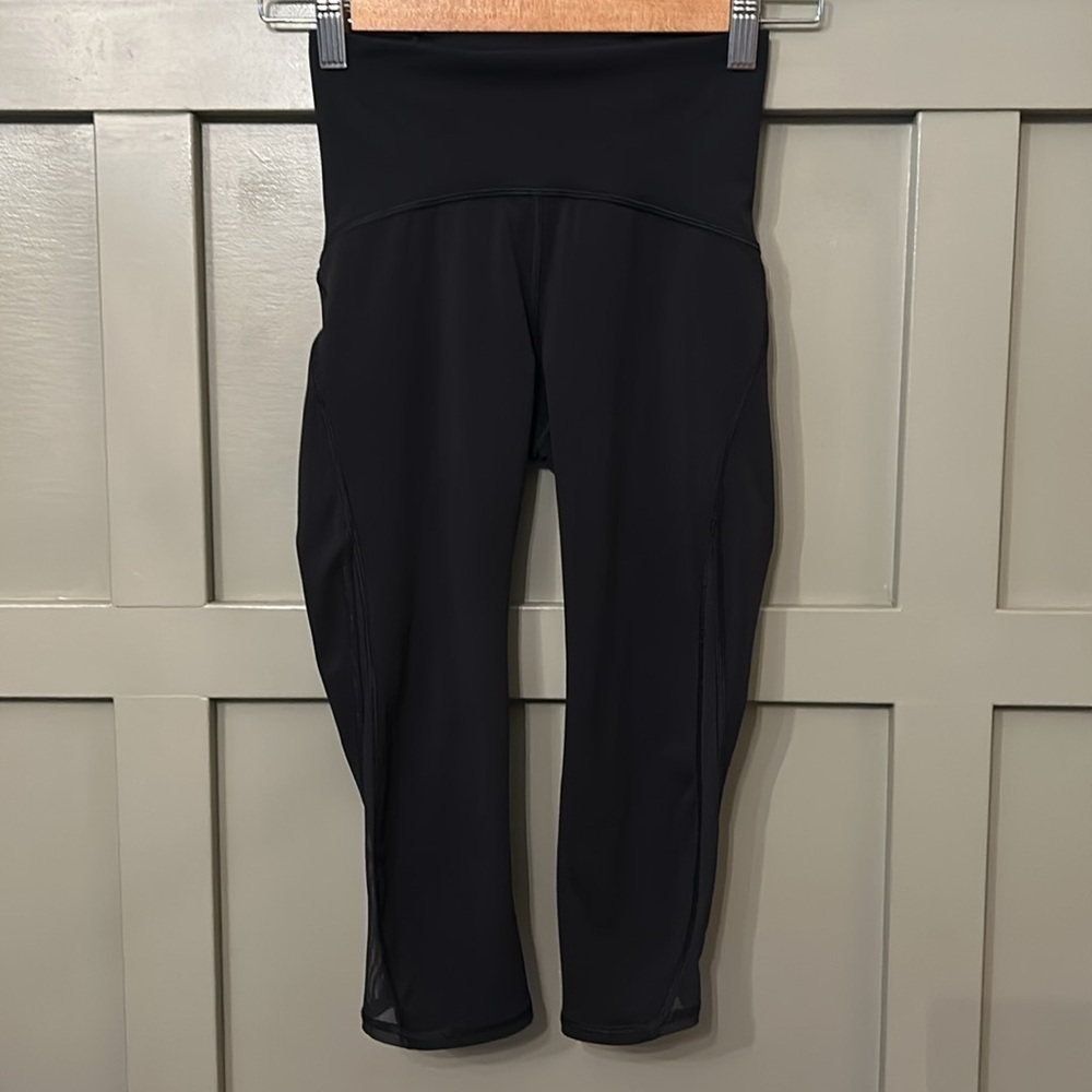 Lululemon Train Times Crop Leggings 17" Black Full on Luxtreme Size 2